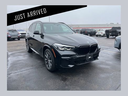 Used 2022 BMW X5 xDrive40i w/ M Sport Package image 1
