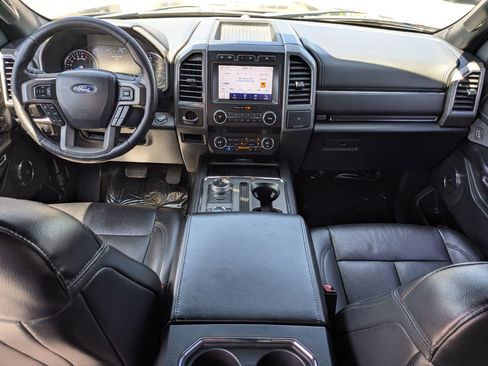 Used 2020 Ford Expedition XLT w/ Equipment Group 202A AWD/4WD image 32