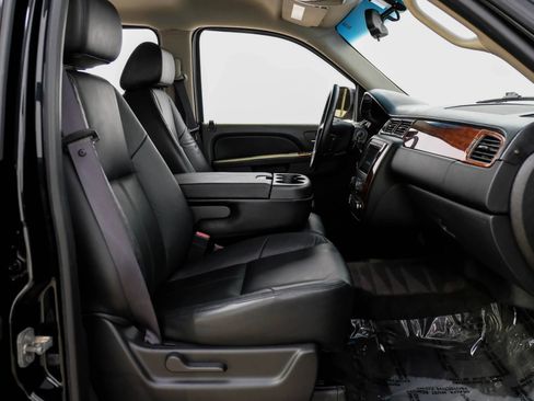 Used 2012 Chevrolet Avalanche LS image 27