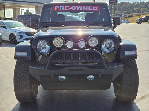 Used 2019 Jeep Wrangler Sport AWD/4WD image 8