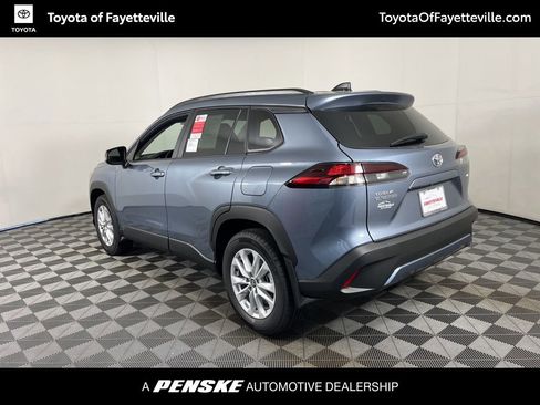 Used 2026 Toyota Corolla Cross LE image 12