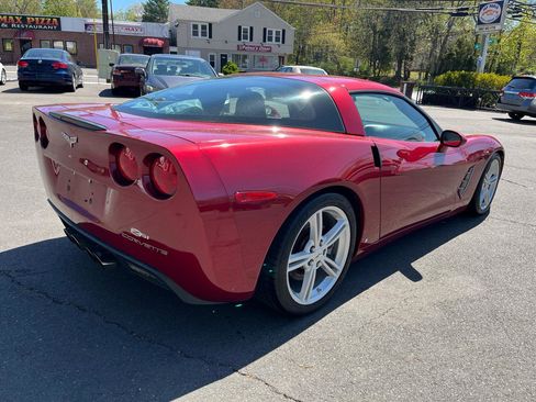 Used 2008 Chevrolet Corvette Coupe w/ Z51 Performance Package RWD image 5