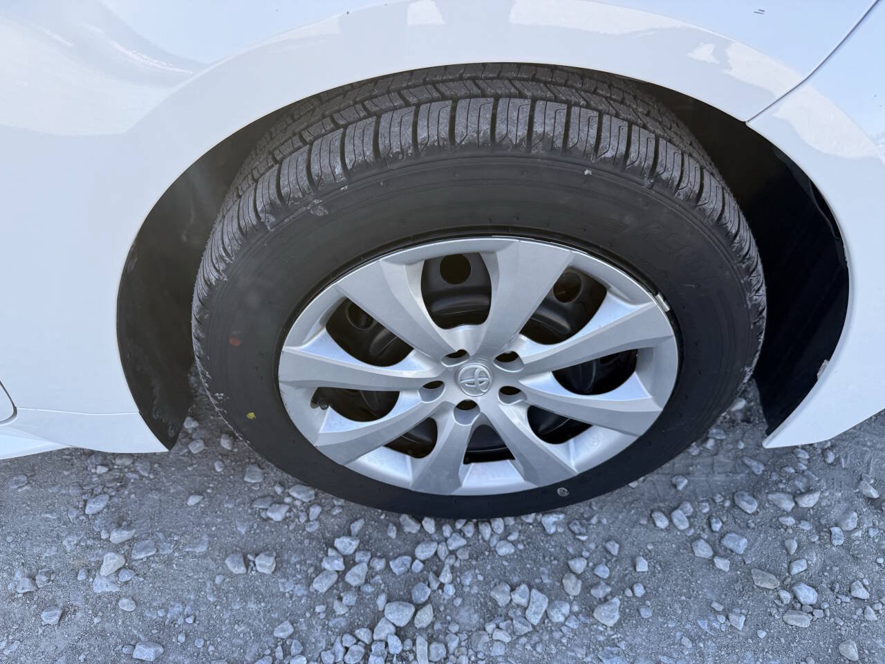 Used 2025 Toyota Corolla LE FWD image 26