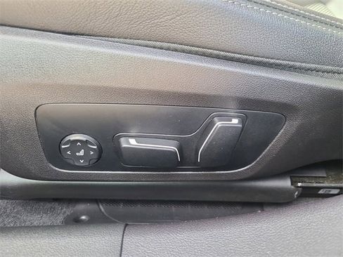 Used 2025 BMW 330i Sedan image 25