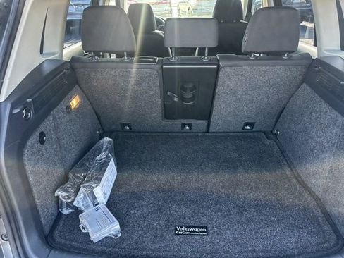 Used 2017 Volkswagen Tiguan Limited w/ Alloy Wheels Package FWD image 22