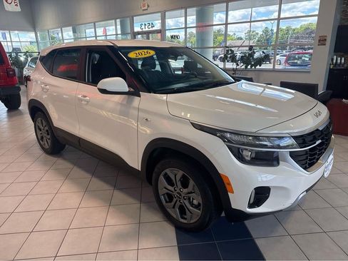 Used 2026 Kia Seltos LX AWD/4WD image 1