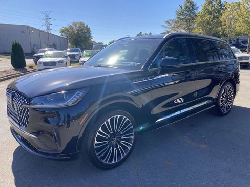 New 2025 Lincoln Aviator Black Label image 9