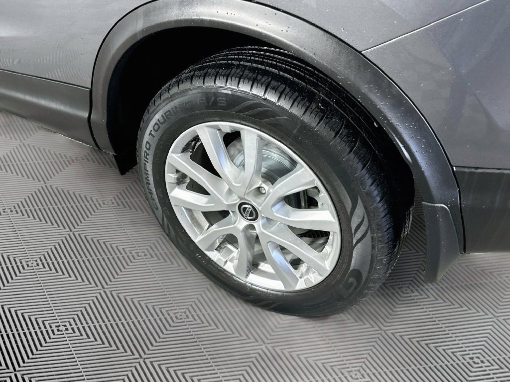 Used 2021 Nissan Rogue Sport SV AWD/4WD image 37