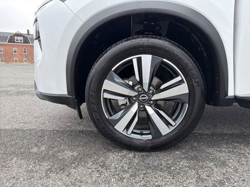 Used 2025 Nissan Rogue SL w/ SL Premium Package image 26