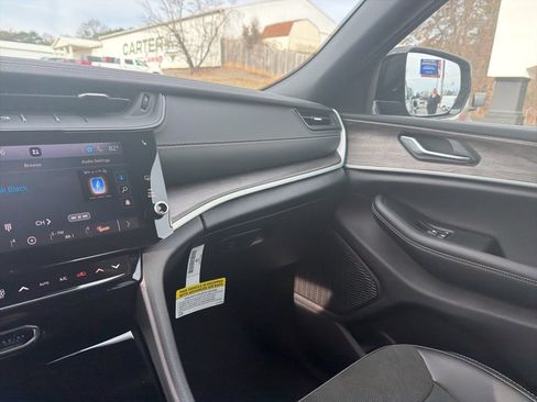 New 2026 Jeep Grand Cherokee Laredo image 34