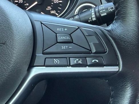 Used 2017 Nissan Rogue SV AWD/4WD image 25