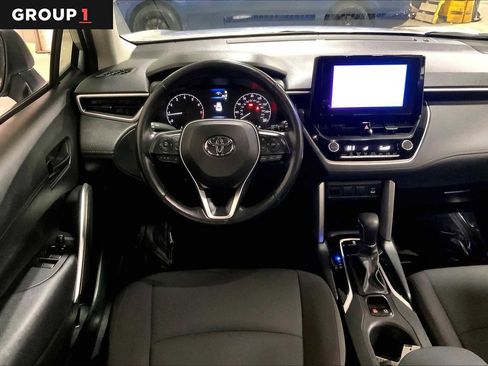 Used 2023 Toyota Corolla Cross LE image 6
