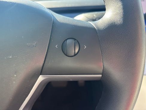 Used 2020 Tesla Model 3 Standard Range Plus image 27