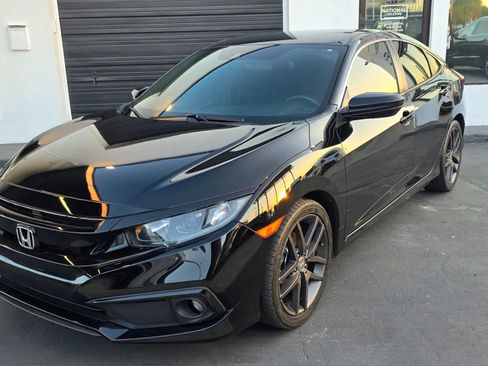 Used 2019 Honda Civic Sport image 2
