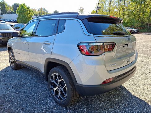 New 2026 Jeep Compass Limited image 3