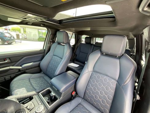 Used 2026 Toyota 4Runner Platinum AWD/4WD image 11