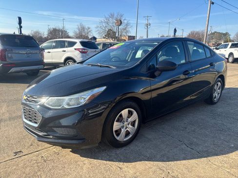Used 2017 Chevrolet Cruze LS FWD image 2