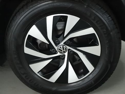 Certified 2026 Volkswagen Tiguan S FWD image 37
