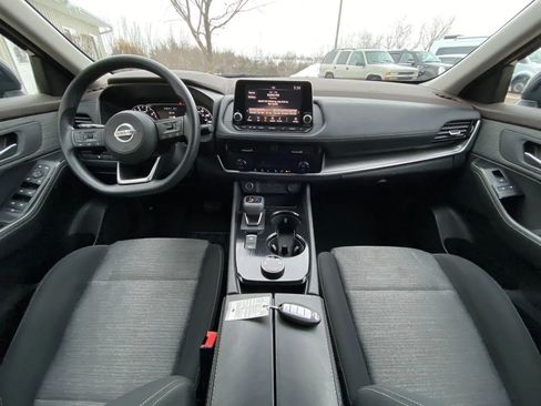 Used 2021 Nissan Rogue SV image 13