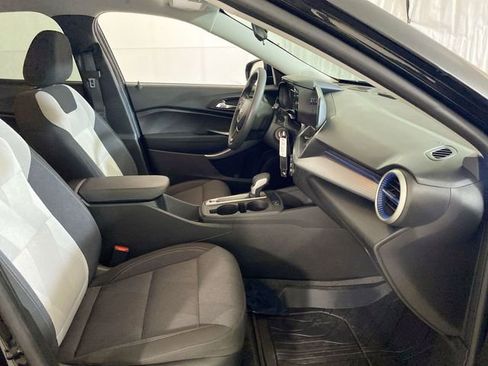 Used 2024 Chevrolet Trax LS w/ LS Convenience Package image 35