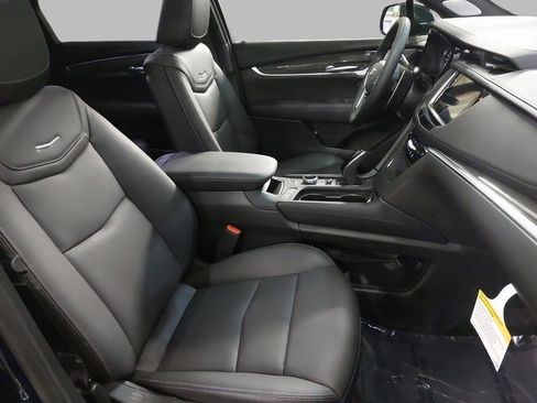 Used 2025 Cadillac XT5 Sportv w/ Technology Package image 10