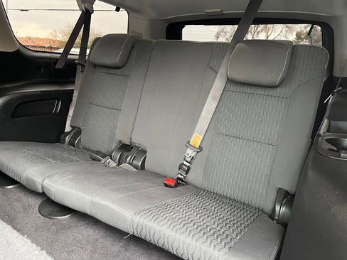 Used 2019 GMC Yukon XL SLE w/ SLE Value Package image 30