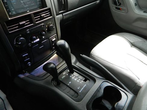 Used 2002 Jeep Grand Cherokee Overland AWD/4WD image 20