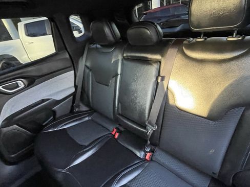 Used 2024 Jeep Compass Latitude image 23