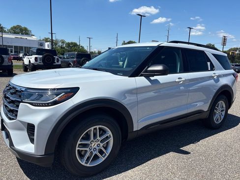New 2026 Ford Explorer Active AWD/4WD image 4