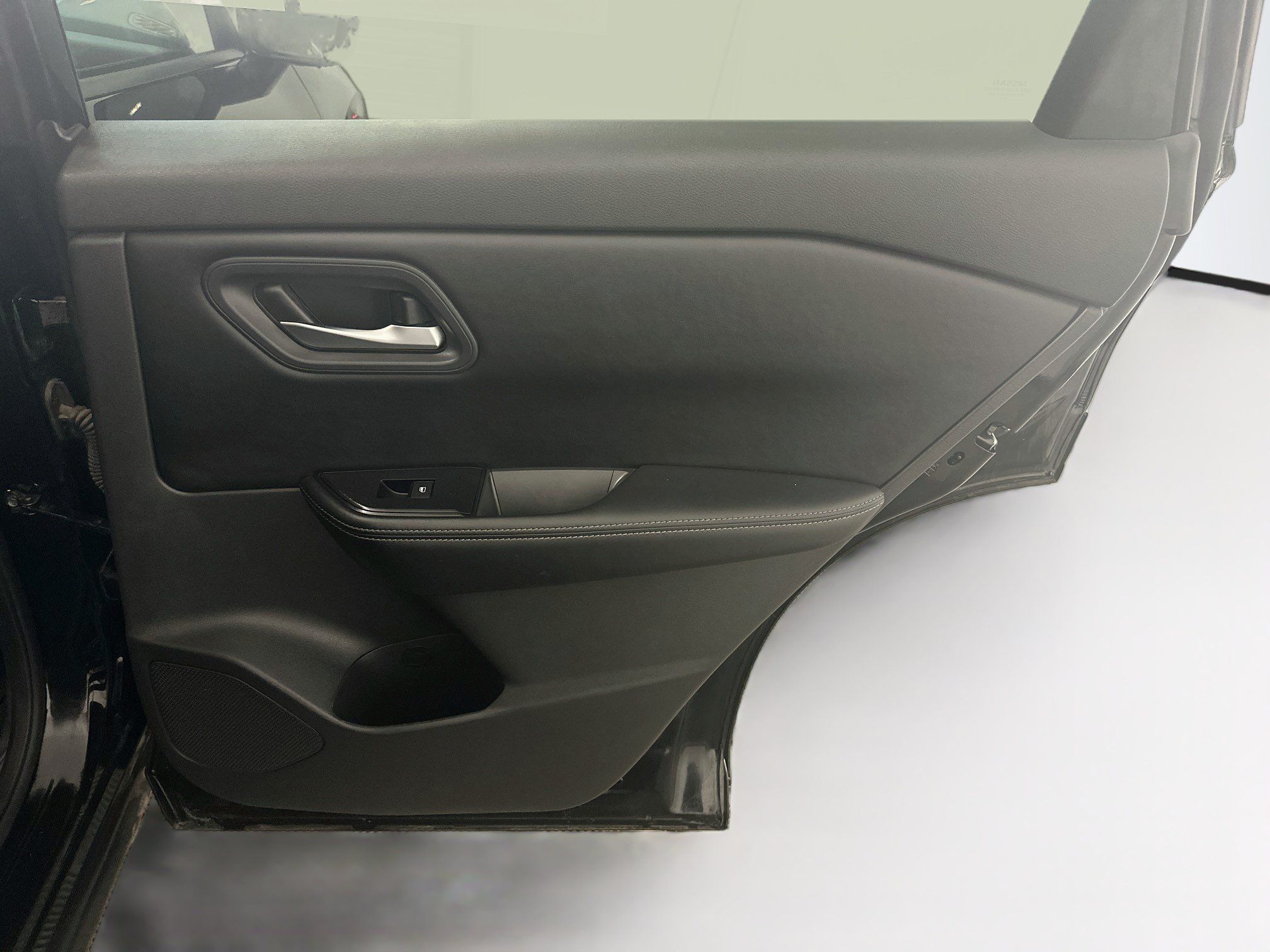 Used 2025 Nissan Rogue SV AWD/4WD image 31