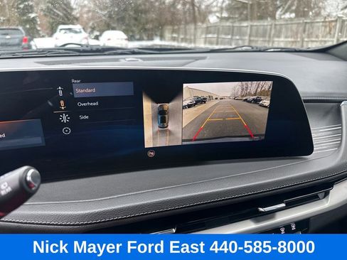 Used 2025 Cadillac XT4 Premium Luxury image 41