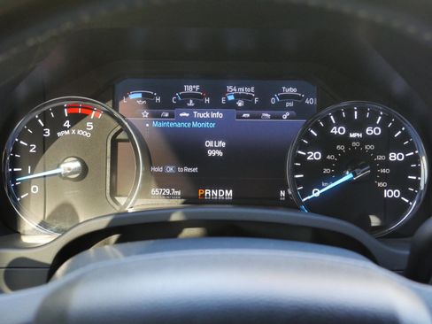 Certified 2022 Ford F250 Lariat w/ Black Appearance Package image 8