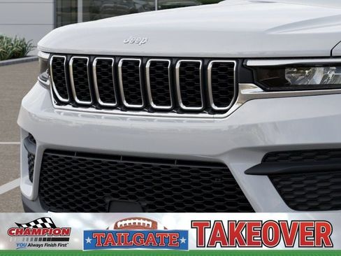 New 2026 Jeep Grand Cherokee Laredo AWD/4WD image 11