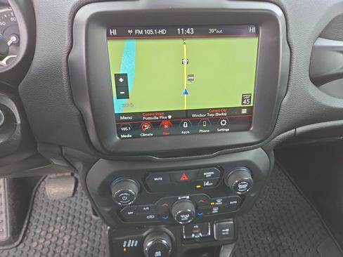 Certified 2023 Jeep Renegade Latitude AWD/4WD image 26