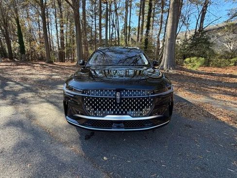 Used 2024 Lincoln Nautilus Reserve image 16