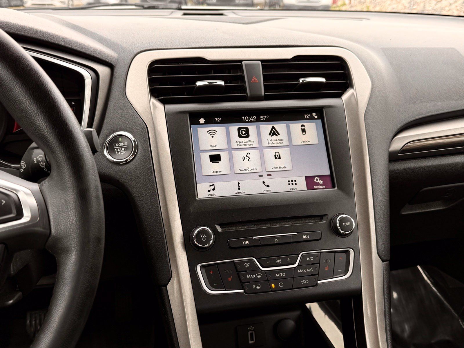 Used 2018 Ford Fusion SE w/ Equipment Group 602A FWD image 37