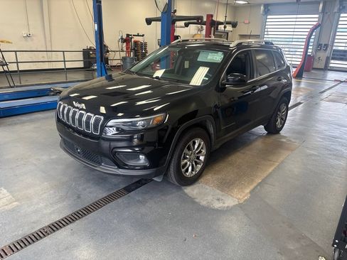 Used 2021 Jeep Cherokee Latitude Lux w/ Comfort/Convenience Group AWD/4WD image 2