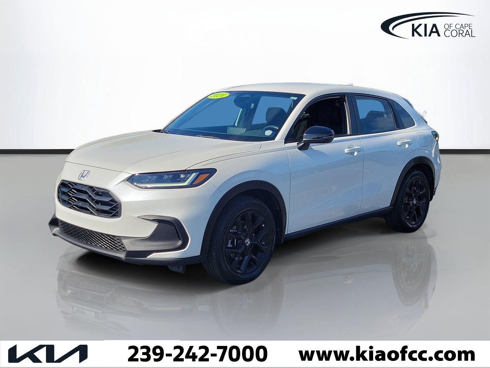Used 2024 Honda HR-V Sport image 3