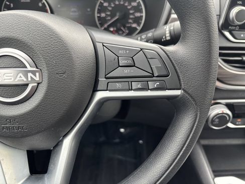 Used 2025 Nissan Altima 2.5 SV FWD image 15