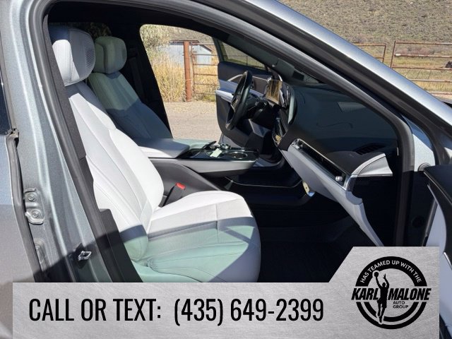 Used 2024 Cadillac Lyriq Luxury AWD/4WD image 37