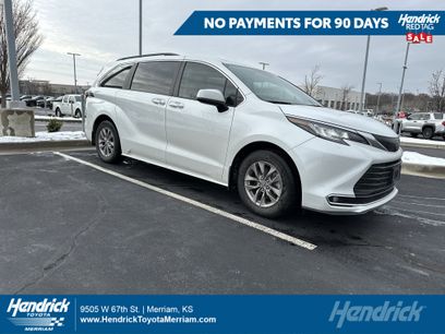 Used 2023 Toyota Sienna XLE