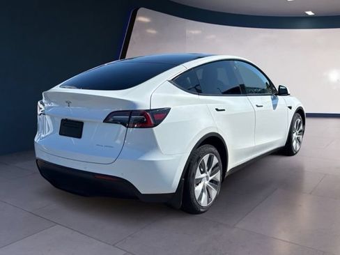 Used 2021 Tesla Model Y Long Range AWD/4WD image 5