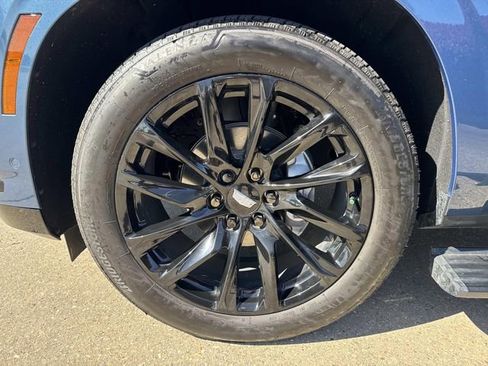 Used 2025 Cadillac Escalade Sport w/ Touring Package image 7