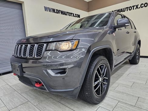 Used 2017 Jeep Grand Cherokee Trailhawk AWD/4WD image 2