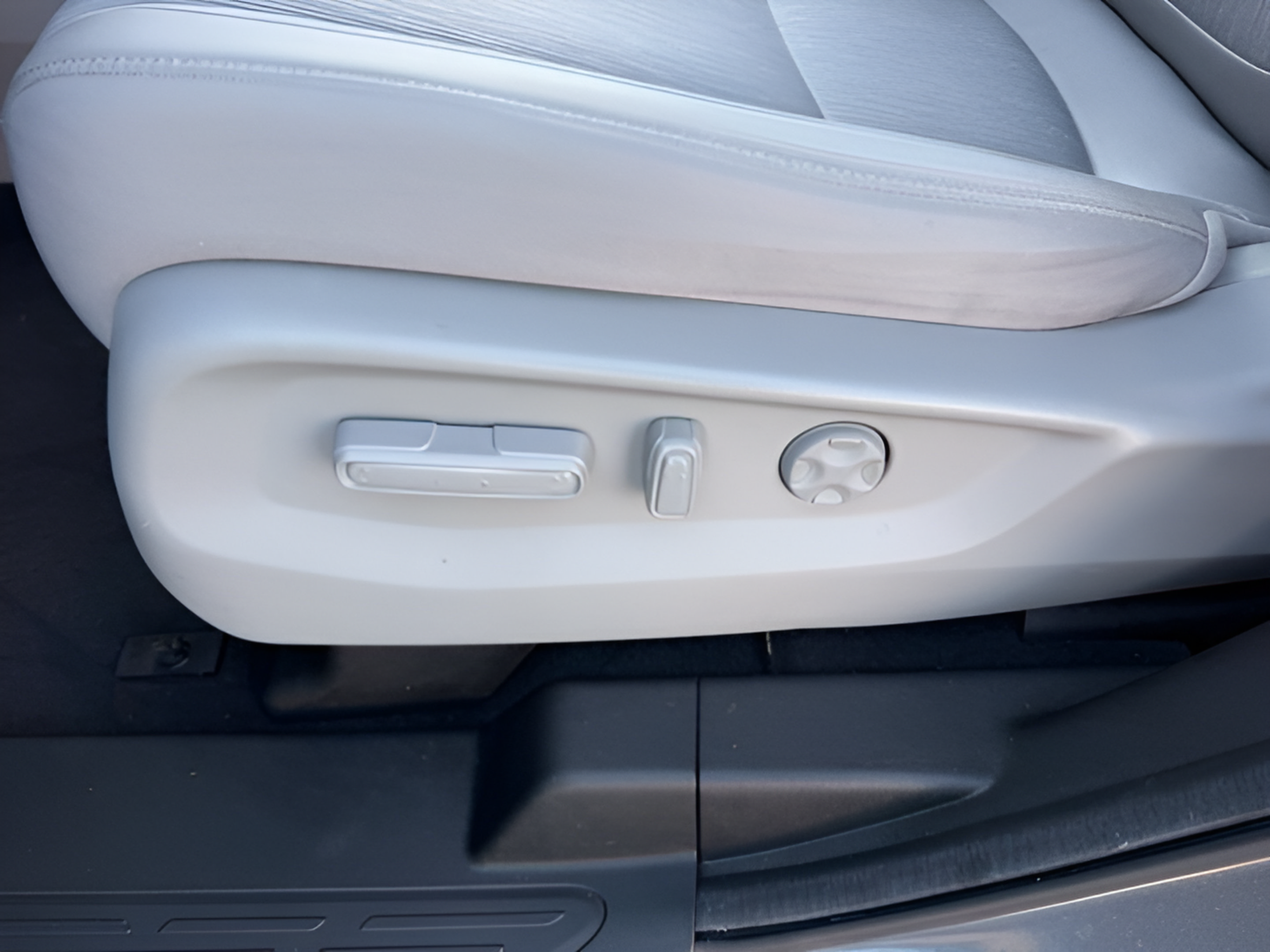 Certified 2024 Honda Odyssey EX image 25