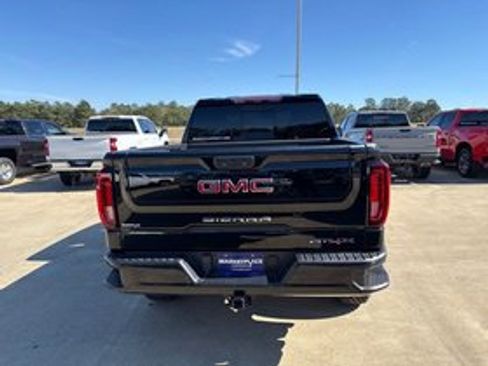 Used 2023 GMC Sierra 1500 AT4X image 4