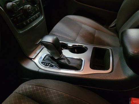 Used 2019 Jeep Grand Cherokee Laredo AWD/4WD image 26