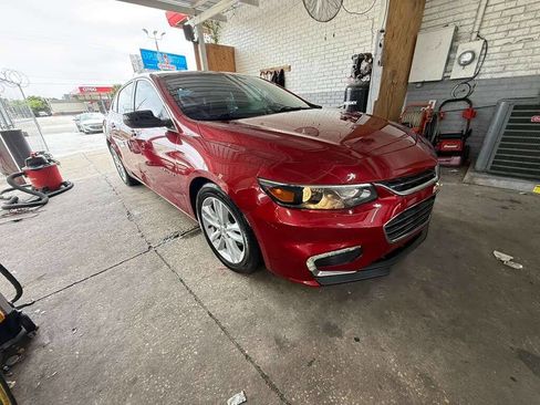 Used 2016 Chevrolet Malibu LT image 3