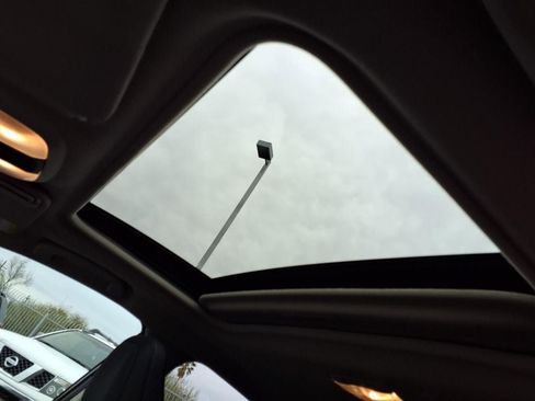 Used 2025 Subaru Crosstrek 2.0i Premium image 7