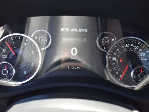 Used 2024 RAM 5500 Tradesman w/ Chrome Appearance Group AWD/4WD image 30
